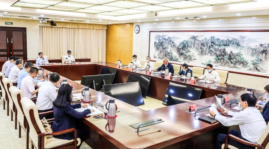 北京市委书记蔡奇在经开区调研并与企业家座谈，总裁徐烨烽受邀参加